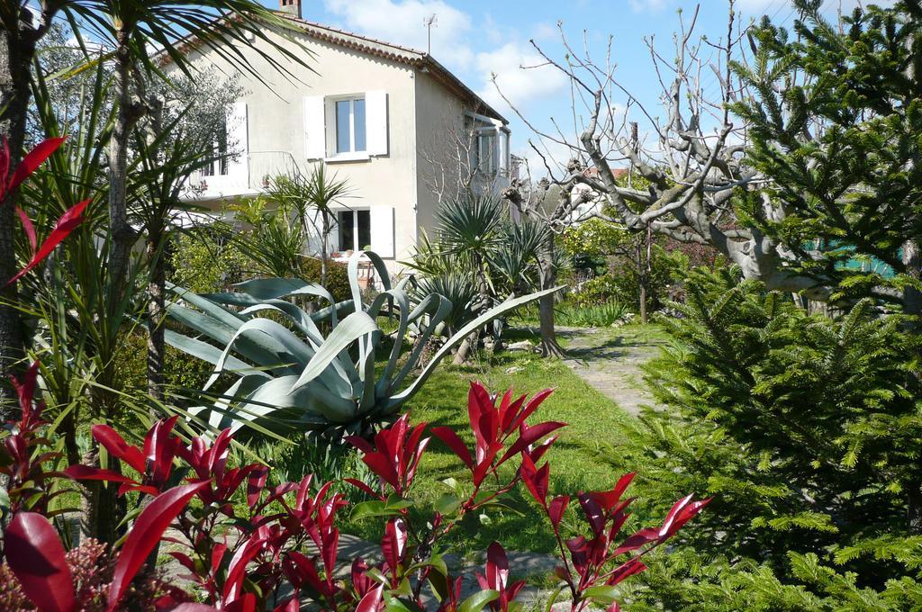 Appartement D Artiste Hyères Exterior foto